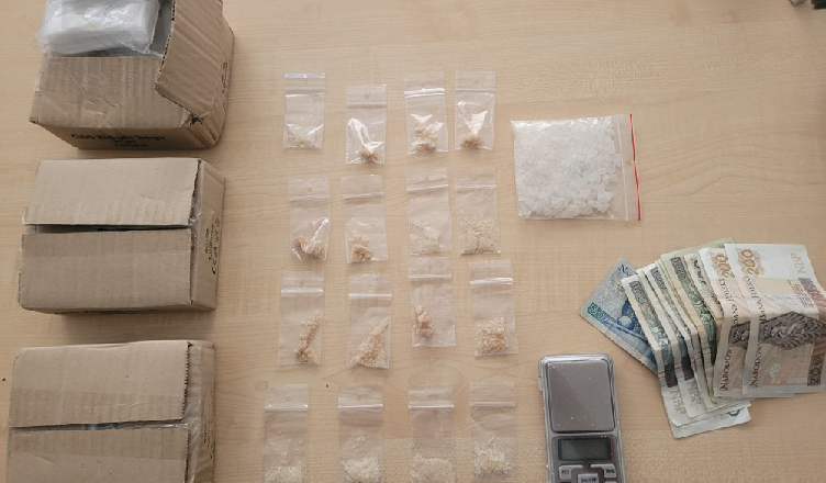 Narkotyki poukrywał w aucie i w mieszkaniu - zatrzymany wskazał fałszywy adres