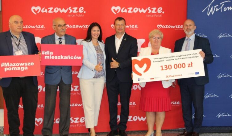 130 000 zł na sprzęt dla Szkoły Podstawowej im. Jana Pawła II w Tłuszczu