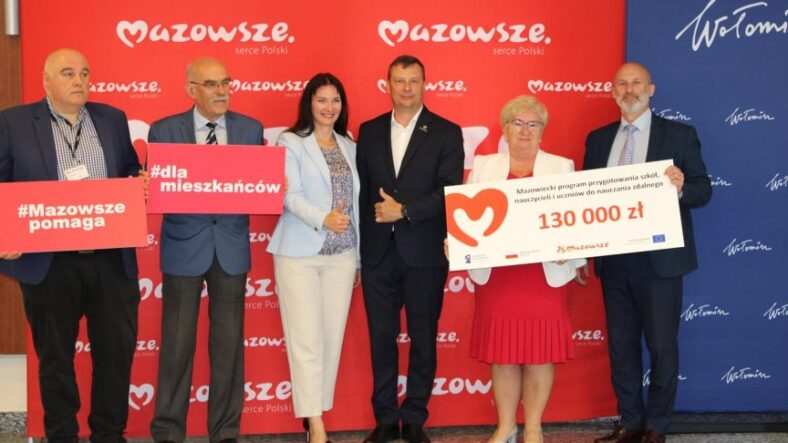 130 000 zł na sprzęt dla Szkoły Podstawowej im. Jana Pawła II w Tłuszczu