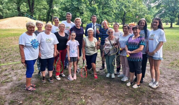 Zielonka - Wakacyjna Senioriada w Parku Dębinki