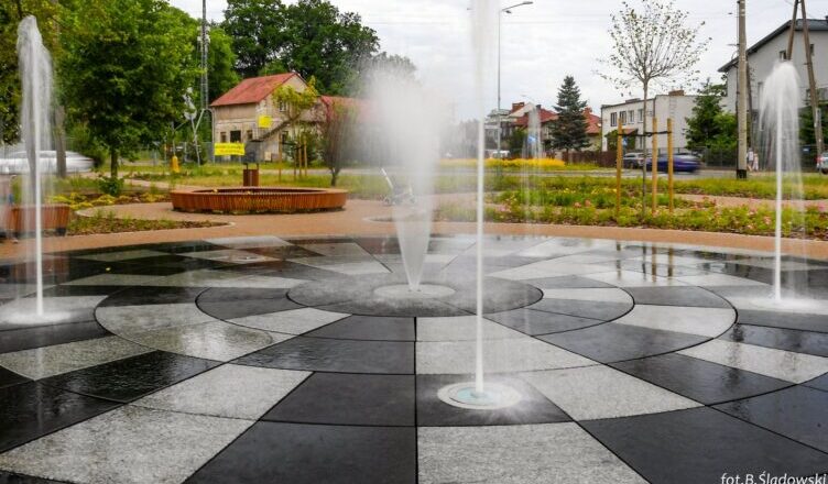 Ząbki - fontanna przy ul. Szpitalnej. Informacje dla użytkowników