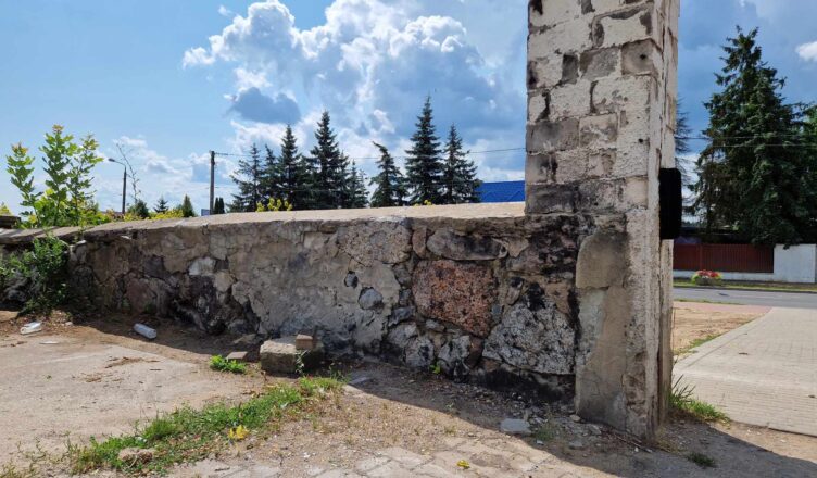 1 000 000 zł na renowację cmentarza w Klembowie