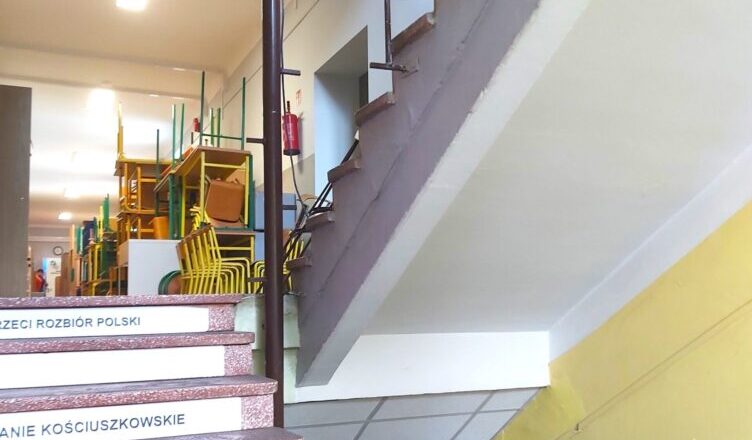 Zielonka - trwa remont w Szkole Podstawowej nr1