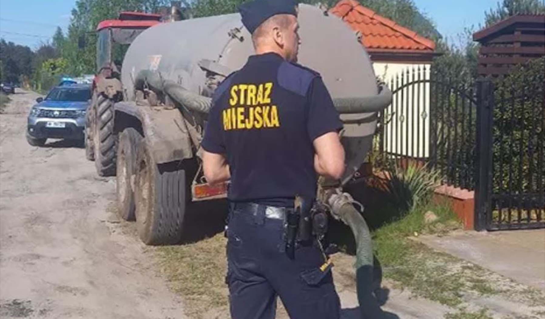 Kto może zająć się płynnymi nieczystościami - Straż Miejska z Wołomina przypomina o obowiązkach