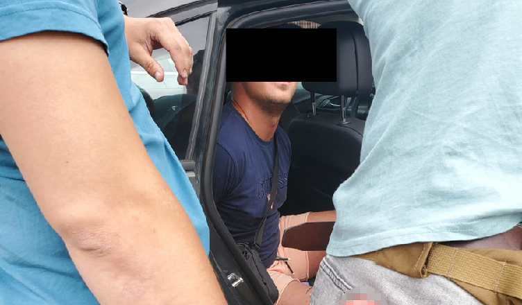 Wrócił na wakacje do kraju - nie sądził, że trafi za kratki