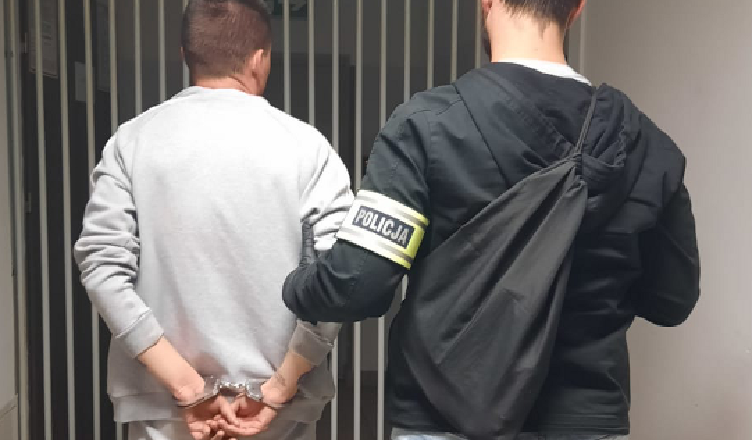 Okradł seniorkę, bo nie chciała dać mu pieniędzy na piwo - uciekając zgubił swoje dokumenty
