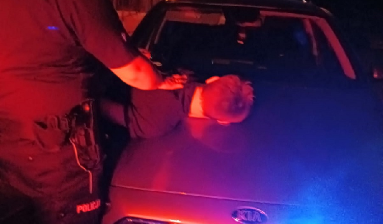 Zaledwie w parę godzin policjanci odzyskali auto i zatrzymali złodzieja