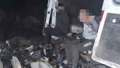 Chcieli "pozbyć się" śmieci w lesie - na ich trop trafił policjant po służbie