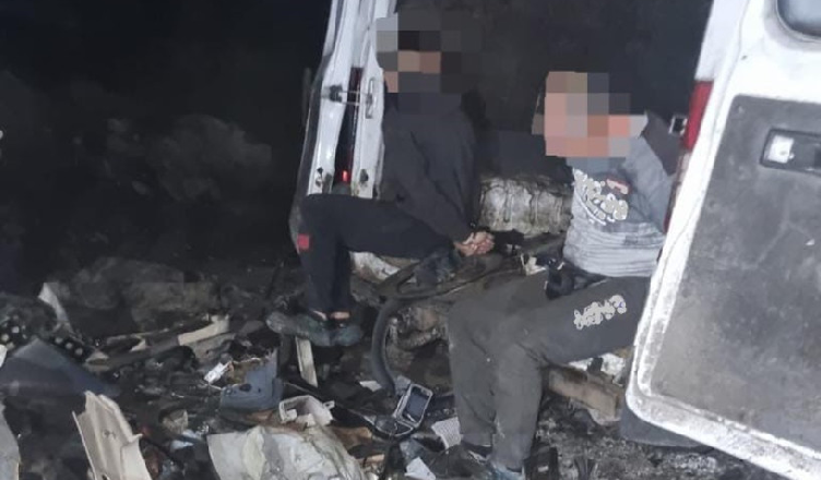 Chcieli "pozbyć się" śmieci w lesie - na ich trop trafił policjant po służbie