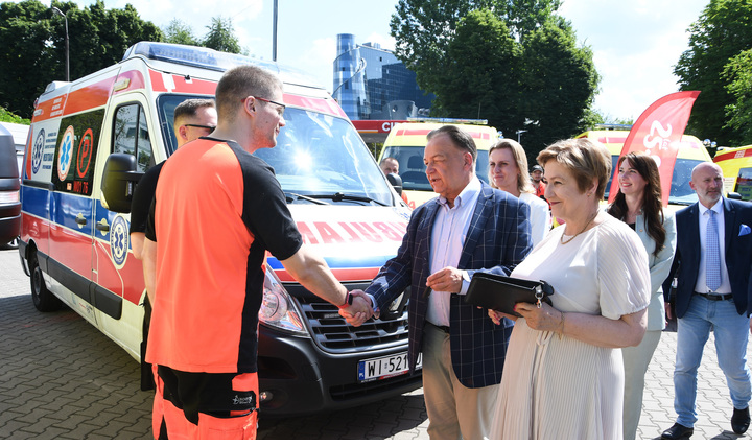 Nowe karetki dla Mazowsza