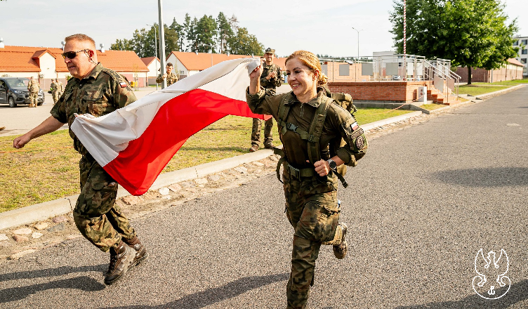 Żołnierze 5 MBOT z sojusznikami NATO na Norwegian Foot March