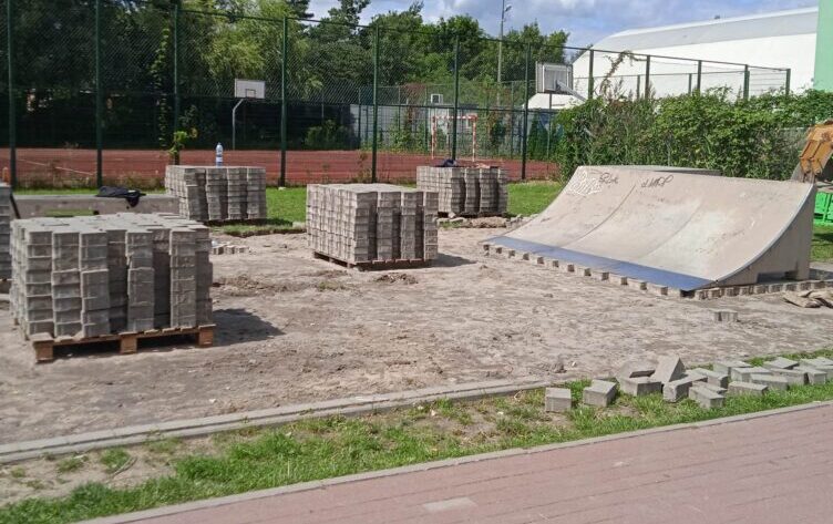 Ząbki - Ruszyła rozbudowa skateparku przy ul. Słowackiego