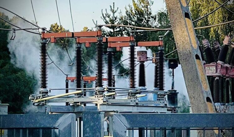 Pożar dużej stacji transformatorowej