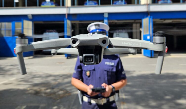 Policyjne drony pomagają w nadzorze nad drogami