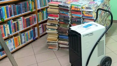 Zielonka - Biblioteka przy ul. Długiej wznowiła pracę po zalaniu