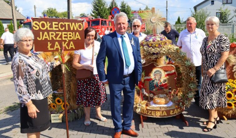 Tłuszcz - Wieńce dożynkowe podczas dożynek gminnych