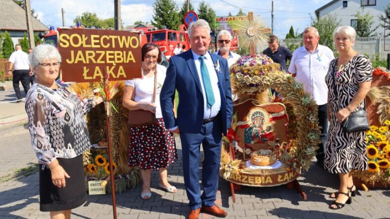 Tłuszcz - Wieńce dożynkowe podczas dożynek gminnych
