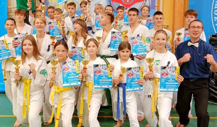 Zielonka - triumf karateków na Warszawskiej Olimpiadzie Młodzieży