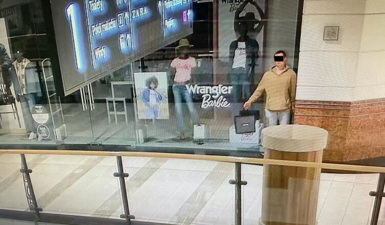 UDAWAŁ MANEKINA, ŻEBY OSZUKAĆ KAMERY