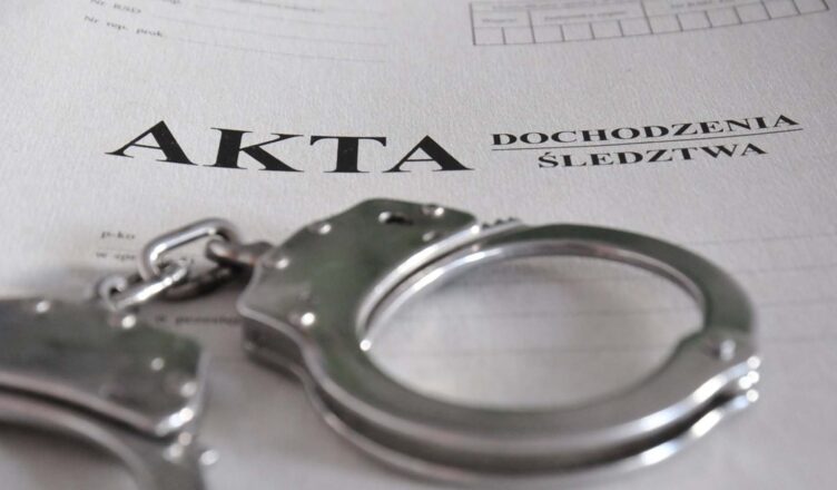 ŻYRARDOWIANIN USŁYSZAŁ ZARZUTY KRADZIEŻY, POBICIA I NARUSZENIA NIETYKALNOŚCI CIELESNEJ