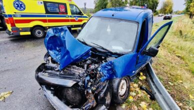 Podróż po Europie zakończyli poważnym wypadkiem na terenie powiatu wołomińskiego.