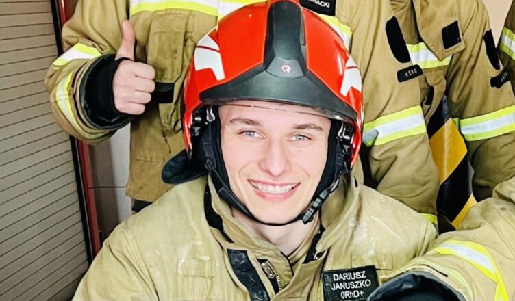 Strażak z Radzymina uratował życie małego dziecka. Chłopiec już nie oddychał.