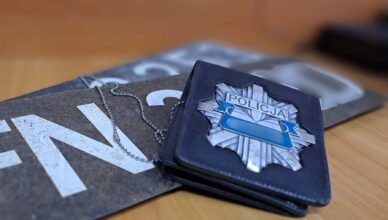 JEŹDZILI SAMOCHODEM NA KRADZIONYCH TABLICACH