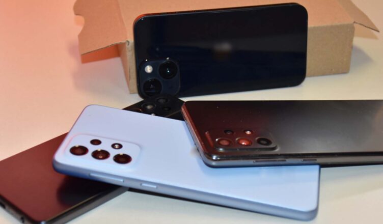 UKRADŁ TELEFONY W PUNKCIE SPRZEDAŻOWYM