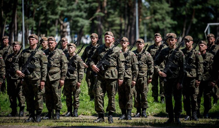 Zaprzysiężenie warszawskich ochotników z Terytorialnej Służby Wojskowej.