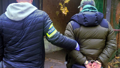 Zatrzymani w tym samym miejscu, jeden przed północą, drugi nazajutrz rano. Obaj zostali tymczasowo aresztowani