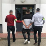 Skatowali i okradli 20-letniego studenta. Policjanci z Mokotowa namierzyli 3 oprawców