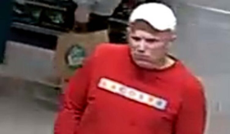 Policja poszukuję mężczyzn zarejestrowanych na zdjęciach