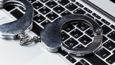 Chciał sprzedać ekspres do kawy. Wszedł w link od „kupującego” i stracił 19 tys. złotych