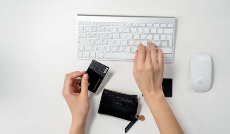 Uwierzył w historię opowiedzianą przez fałszywego pracownika banku