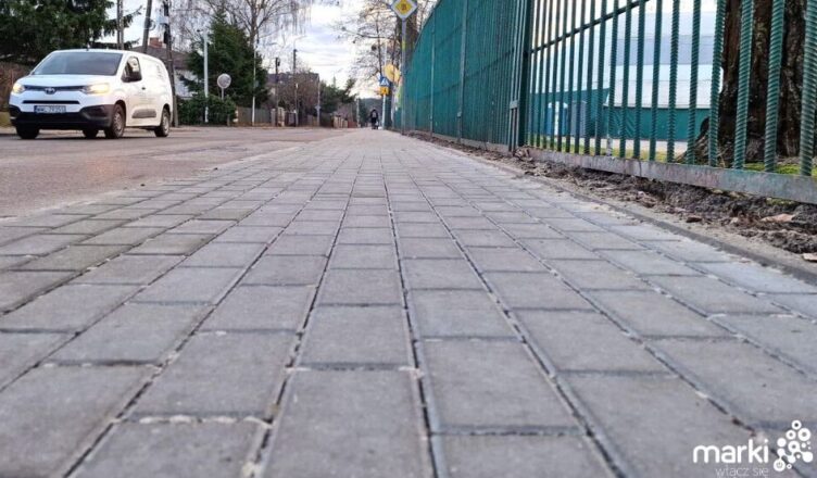 Marki - chodnik przy Wspólnej po remoncie