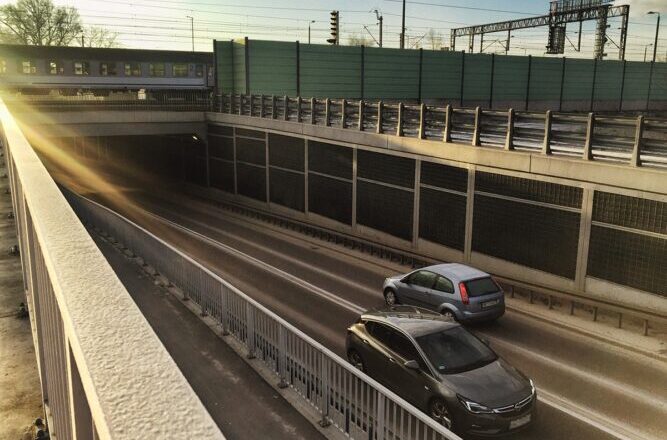 Wołomin - Kto odpowiada za odśnieżanie i utrzymanie jezdni w tunelach w Wołominie?