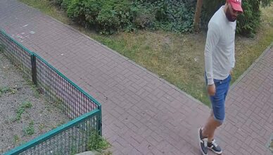 Znasz tego mężczyznę? Pomóż Policji ustalić kim jest!
