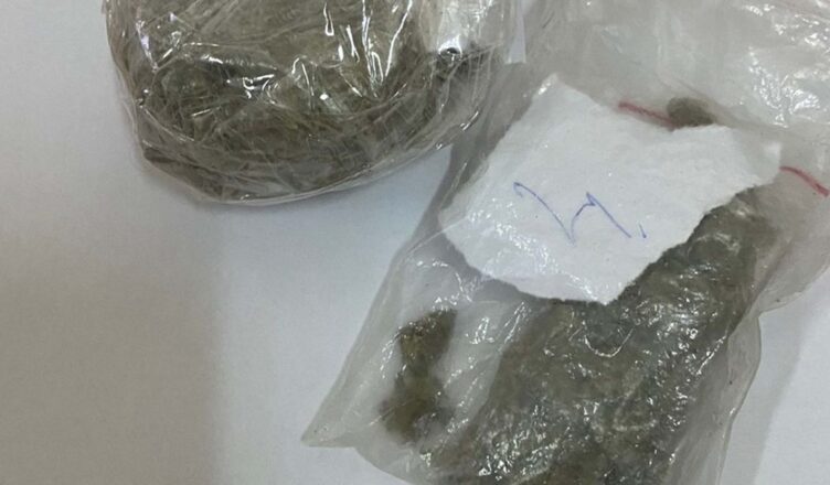 Od pokrzywdzonego do podejrzanego o posiadanie narkotyków – tak potoczył się los 40-letniego mieszkańca Mazowsza