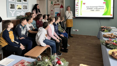 Niezwykły dzień w Szkole Podstawowej im. Marii Konopnickiej w Radzyminie dzięki Seniorom z Wyszkowa