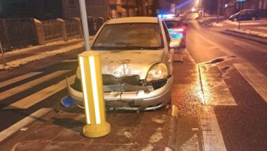 Ściął znaki, bo jechał na "czołgistę"