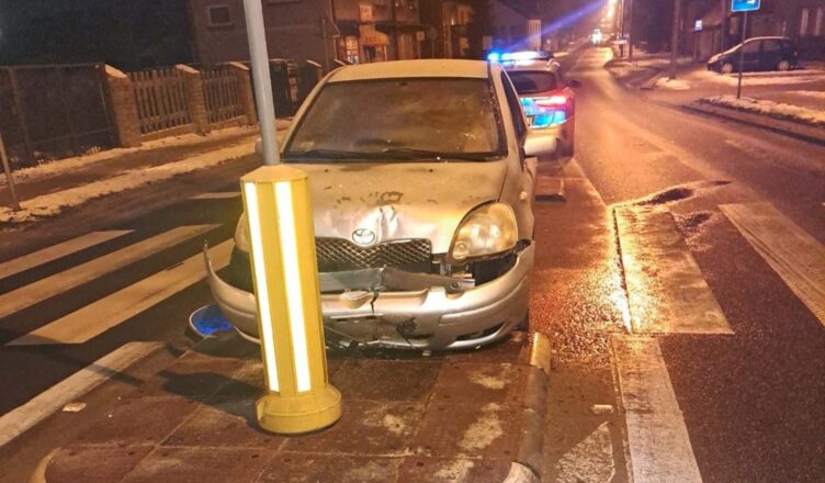 Ściął znaki, bo jechał na "czołgistę"