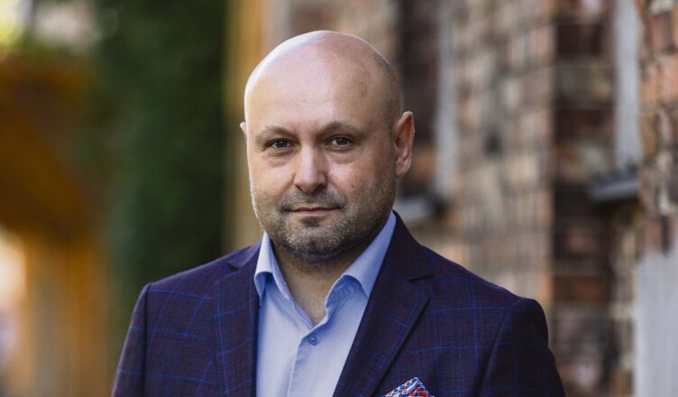 Sylwester Jagodziński, prowadzący stronę FB: Wołomin - nieoficjalna strona miejska:Kto w kwietniu wygra wybory na burmistrza Wołomina