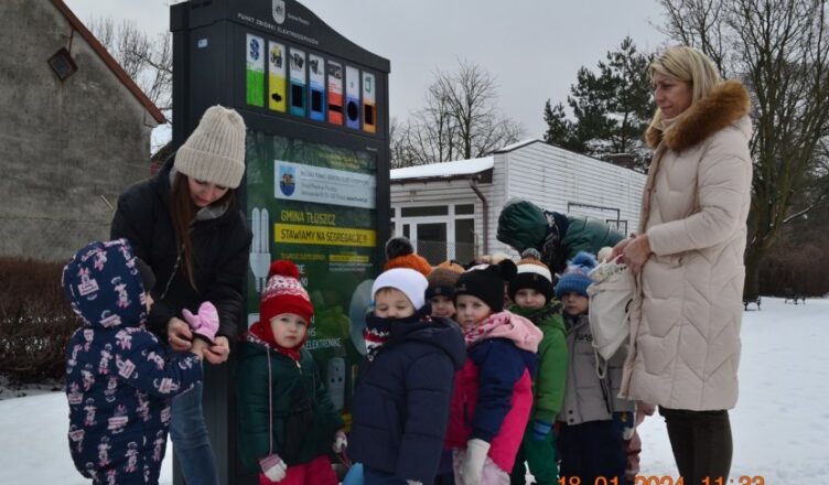 Tłuszcz - dorośli i dzieci wyrzucają elektrośmieci
