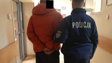 Proponował policjantom 10 000 PLN