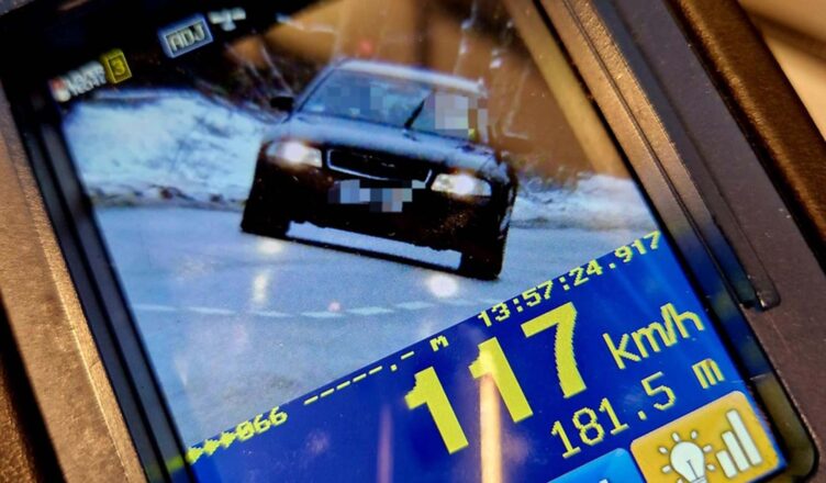 Mandat, punkty karne i utrata prawa jazdy - to efekt nadmiernej prędkości