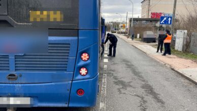 Chciał przewozić pasażerów autobusem z dziurawą oponą