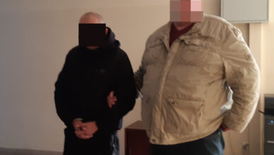 Policjanci zatrzymali podejrzanego o wywołanie fałszywego alarmu bombowego