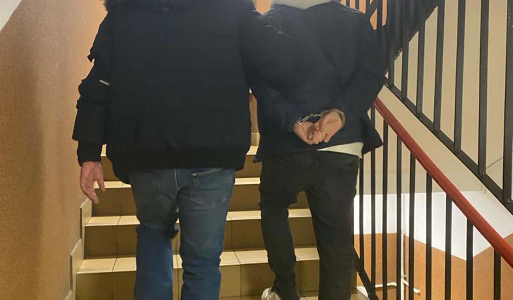 Areszt i dwa dozory za rozbój