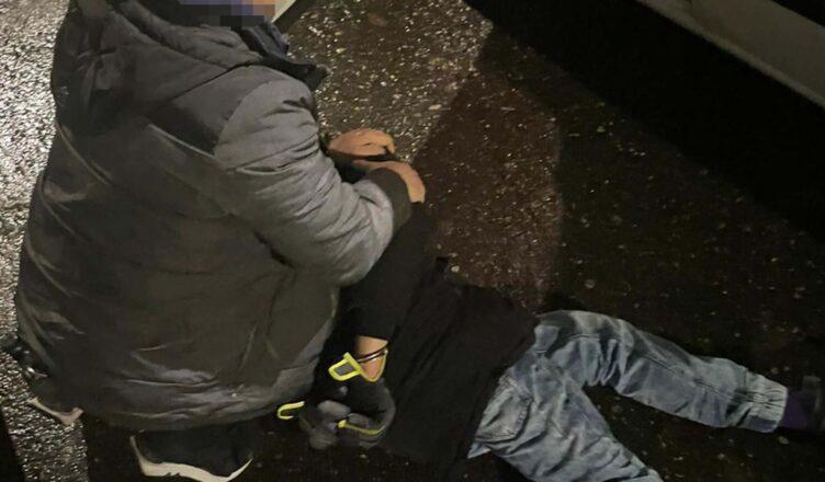 Włamywał się do samochodów - został zatrzymany na gorącym uczynku