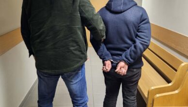 Trzy tymczasowe areszty za usiłowanie kradzieży z włamaniem mercedesa